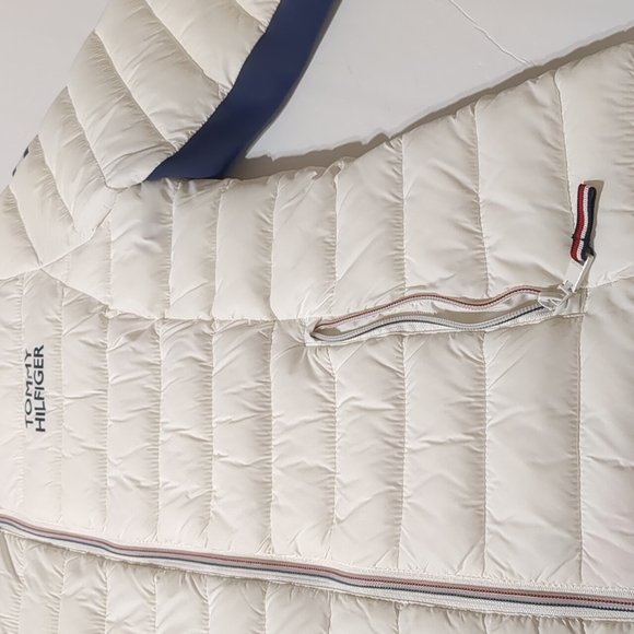 Tommy Hilfiger, packable lightweight hooded puffer jacket women M - Picture 7 of 14
